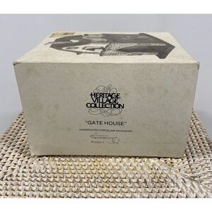 Heritage Village Collection "Gate House" Dept. 56‎ #5530-1 With Box